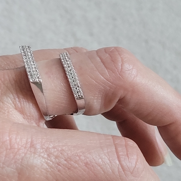 Cubic Zirconia Adjustable Silvertone Fashion Ring EUC Two-Tier - Picture 6 of 13